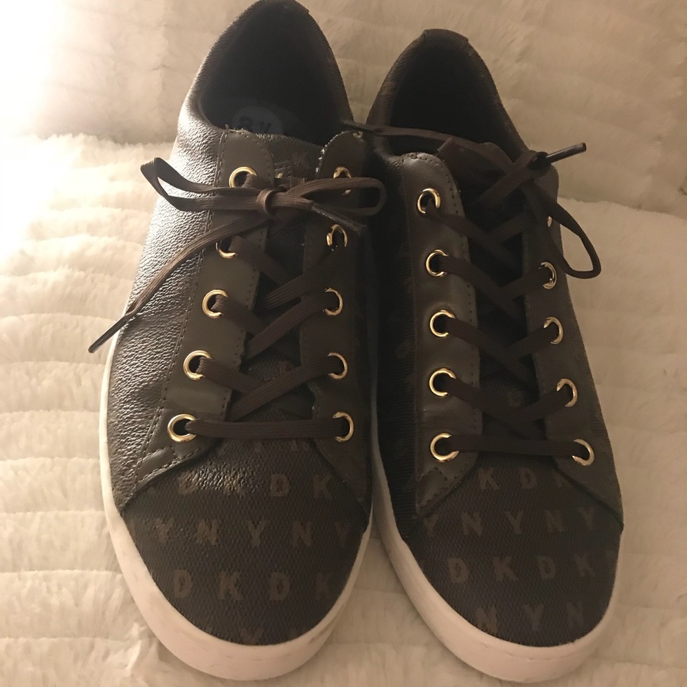 DKNY sneaker